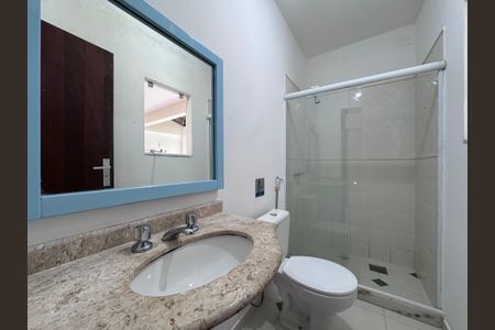 Casa de condomínio para alugar com 350m², 5 quartos e 2 vagasBanheiro Social