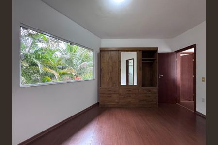 Casa de condomínio para alugar com 350m², 5 quartos e 2 vagasSuite 1