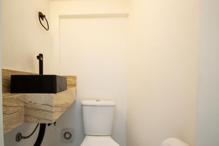 Lavabo de casa de condomínio para alugar com 2 quartos, 76m² em Bairro Jardim Nossa Senhora das Graças, Cotia