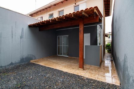 Casa de condomínio para alugar com 76m², 2 quartos e 2 vagas Casa de condomínio para alugar com 76m², 2 quartos e 2 vagasQuintal