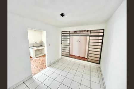 Casa para alugar com 33m², 1 quarto e sem vaga Casa para alugar com 33m², 1 quarto e sem vagaSala