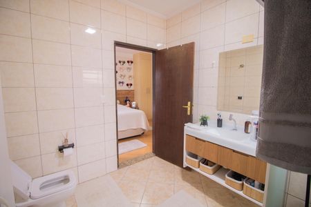 Casa à venda com 500m², 3 quartos e 3 vagas Casa à venda com 500m², 3 quartos e 3 vagasBANHEIRO DA SUÍTE
