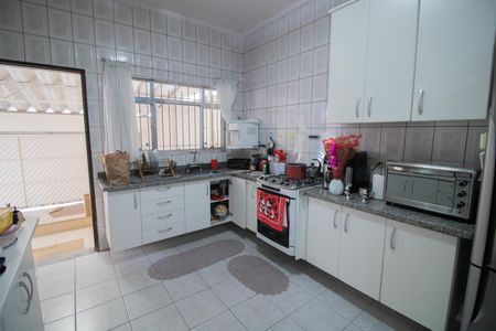 Casa à venda com 500m², 3 quartos e 3 vagas Casa à venda com 500m², 3 quartos e 3 vagasCOZINHA