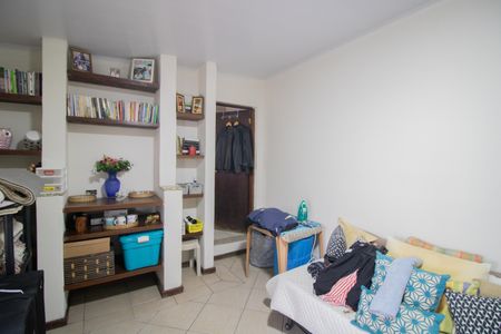 Casa à venda com 500m², 3 quartos e 3 vagas Casa à venda com 500m², 3 quartos e 3 vagasESCRITÓRIO