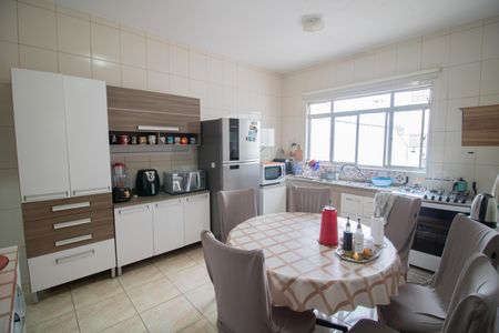 Casa à venda com 500m², 3 quartos e 3 vagas Casa à venda com 500m², 3 quartos e 3 vagasCASA 2