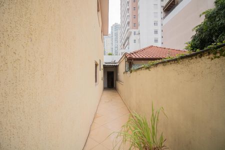 Casa à venda com 500m², 3 quartos e 3 vagas Casa à venda com 500m², 3 quartos e 3 vagasCORREDOR