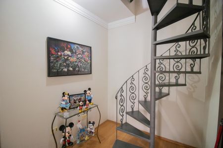 Casa à venda com 500m², 3 quartos e 3 vagas Casa à venda com 500m², 3 quartos e 3 vagasHALL DOS QUARTOS