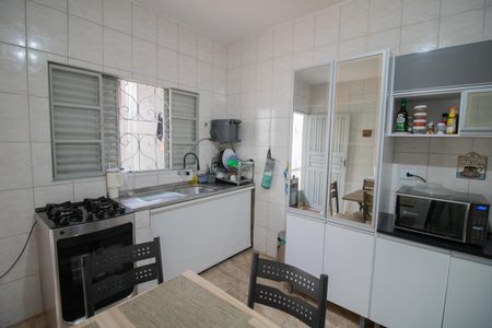 Casa à venda com 500m², 3 quartos e 3 vagas Casa à venda com 500m², 3 quartos e 3 vagasCASA 3