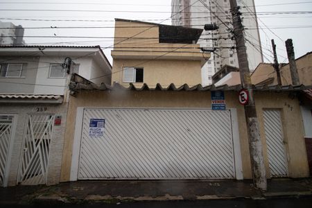 Casa à venda com 500m², 3 quartos e 3 vagas Casa à venda com 500m², 3 quartos e 3 vagasFACHADA