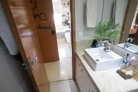 Apartamento à venda com 60m², 2 quartos e 1 vagaBanheiro Social