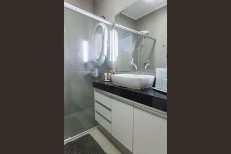 Apartamento à venda com 65m², 2 quartos e 1 vagaBanheiro Social