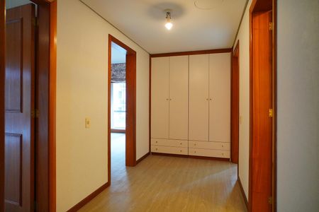 Apartamento à venda com 316m², 3 quartos e 2 vagasCorredor 