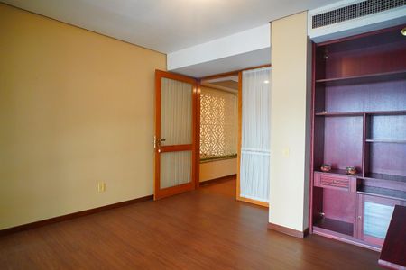 Apartamento à venda com 316m², 3 quartos e 2 vagasEscritório 