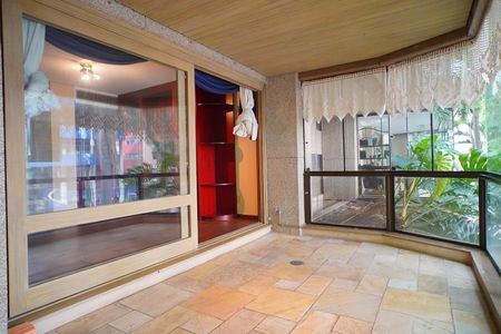 Apartamento à venda com 316m², 3 quartos e 2 vagasVaranda 