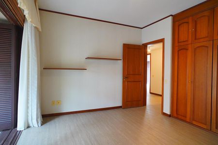 Apartamento à venda com 316m², 3 quartos e 2 vagasQuarto 3