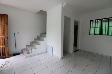Casa para alugar com 70m², 3 quartos e 2 vagasSala