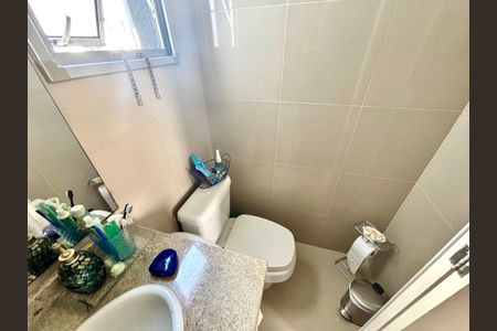 Apartamento à venda com 60m², 3 quartos e 1 vaga Apartamento à venda com 60m², 3 quartos e 1 vagaBanheiro