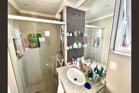 Apartamento à venda com 60m², 3 quartos e 1 vaga Apartamento à venda com 60m², 3 quartos e 1 vagaBanheiro