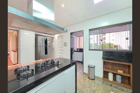 Apartamento à venda com 260m², 5 quartos e 3 vagas Apartamento à venda com 260m², 5 quartos e 3 vagasCozinha