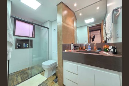 Apartamento à venda com 260m², 5 quartos e 3 vagas Apartamento à venda com 260m², 5 quartos e 3 vagasBanheiro Social