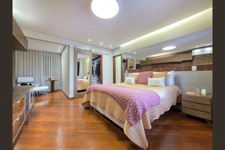 Apartamento à venda com 260m², 5 quartos e 3 vagas Apartamento à venda com 260m², 5 quartos e 3 vagasQuarto Suíte Master