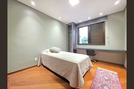 Apartamento à venda com 260m², 5 quartos e 3 vagas Apartamento à venda com 260m², 5 quartos e 3 vagasQuarto 3