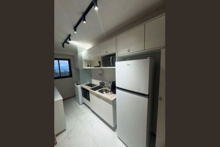 Cozinha de apartamento para alugar com 1 quarto, 34m² em Jardim Armação, Salvador