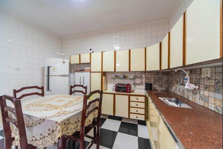 Casa para alugar com 72m², 2 quartos e 2 vagas Casa para alugar com 72m², 2 quartos e 2 vagasCozinha