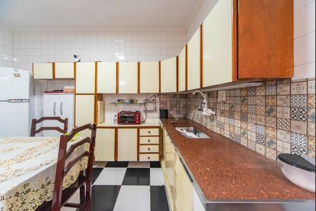 Casa para alugar com 72m², 2 quartos e 2 vagas Casa para alugar com 72m², 2 quartos e 2 vagasCozinha