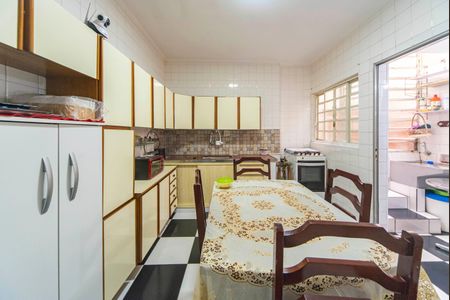 Casa para alugar com 72m², 2 quartos e 2 vagas Casa para alugar com 72m², 2 quartos e 2 vagasCozinha