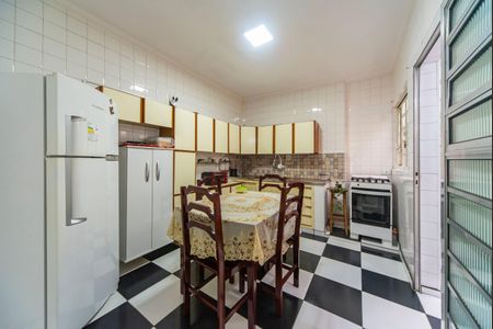 Casa para alugar com 72m², 2 quartos e 2 vagas Casa para alugar com 72m², 2 quartos e 2 vagasCozinha