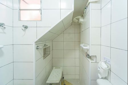 Casa para alugar com 72m², 2 quartos e 2 vagas Casa para alugar com 72m², 2 quartos e 2 vagasBanheiro