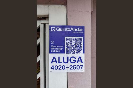 Casa para alugar com 72m², 2 quartos e 2 vagas Casa para alugar com 72m², 2 quartos e 2 vagasPlaca Instalada na Fachada