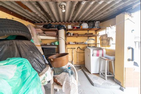 Casa para alugar com 72m², 2 quartos e 2 vagas Casa para alugar com 72m², 2 quartos e 2 vagasTerraço Fundos