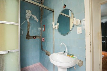 Casa à venda com 164m², 2 quartos e 1 vaga Casa à venda com 164m², 2 quartos e 1 vagaBanheiro