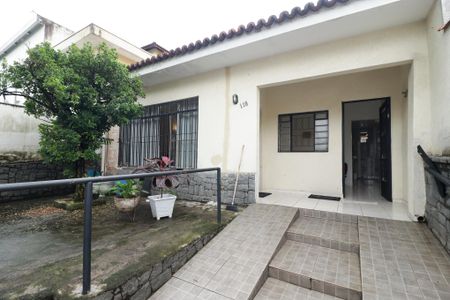 Casa à venda com 164m², 2 quartos e 1 vaga Casa à venda com 164m², 2 quartos e 1 vagaFachada