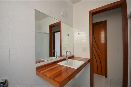 Apartamento para alugar com 96m², 3 quartos e sem vagaBanheiro