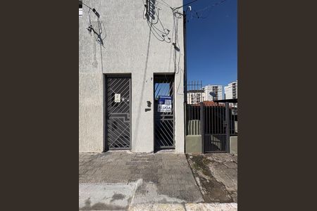 Casa para alugar com 49m², 2 quartos e sem vaga Casa para alugar com 49m², 2 quartos e sem vagaFachada