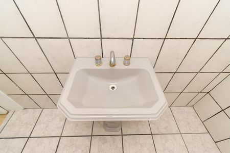 Casa para alugar com 49m², 2 quartos e sem vaga Casa para alugar com 49m², 2 quartos e sem vagaBanheiro