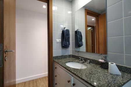 Apartamento à venda com 80m², 3 quartos e 1 vagaBanheiro da Suíte