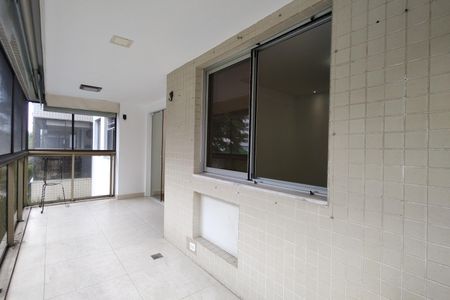 Apartamento à venda com 80m², 3 quartos e 1 vagaVaranda