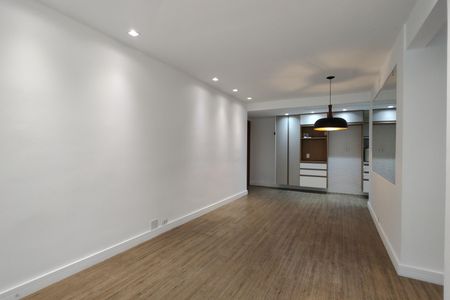 Sala de apartamento à venda com 3 quartos, 80m² em Barra Olímpica, Rio de Janeiro