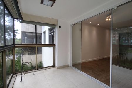 Apartamento à venda com 80m², 3 quartos e 1 vagaVaranda