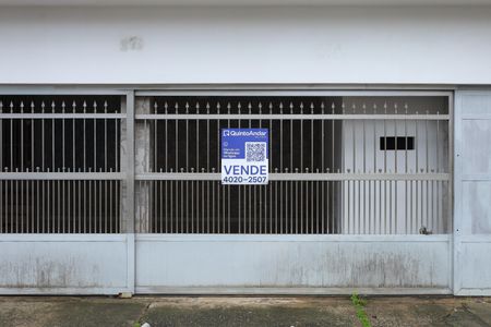 Casa à venda com 536m², 3 quartos e 7 vagasPlaca instalada no portão do imóvel - Código da placa: WYNY-1089