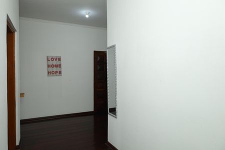 Casa à venda com 536m², 3 quartos e 7 vagasHall entre cômodos