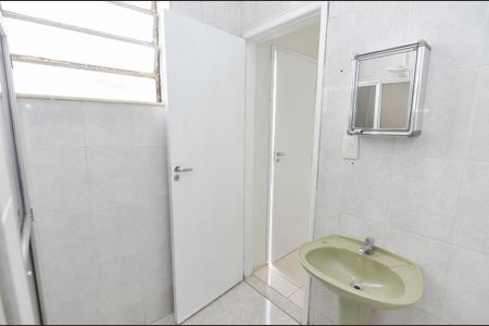 Casa à venda com 154m², 4 quartos e sem vaga Casa à venda com 154m², 4 quartos e sem vagaBanheiro