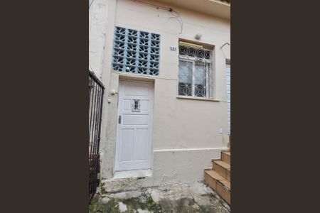 Casa à venda com 154m², 4 quartos e sem vaga Casa à venda com 154m², 4 quartos e sem vagaFachada