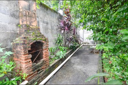 Casa à venda com 154m², 4 quartos e sem vaga Casa à venda com 154m², 4 quartos e sem vagaQuintal