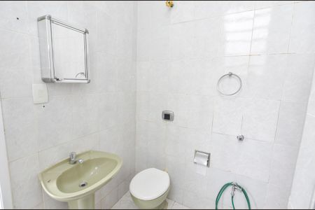 Casa à venda com 154m², 4 quartos e sem vaga Casa à venda com 154m², 4 quartos e sem vagaBanheiro