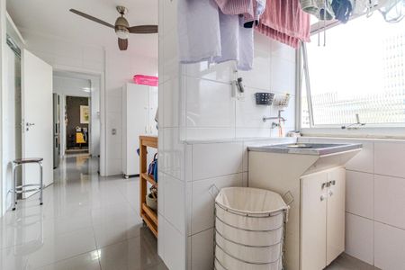 Apartamento à venda com 172m², 3 quartos e 1 vagaÁrea de Serviço